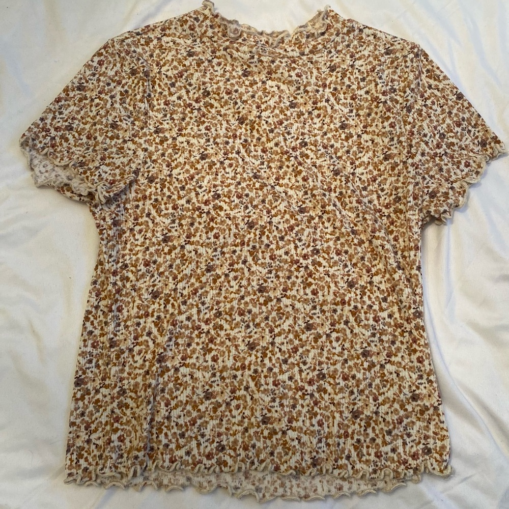 Ribbed Mock-neck Tee